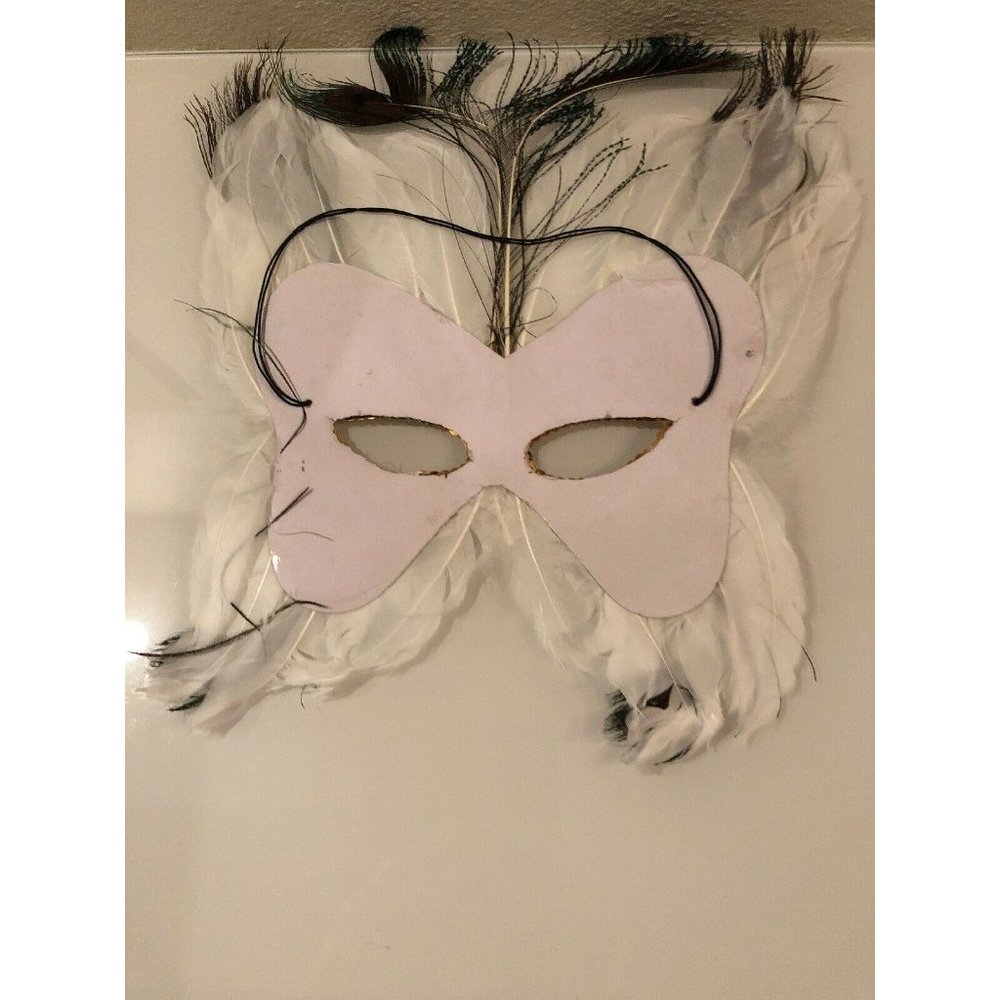 Mardi Gras Mask Feathered - Picture 2 of 2